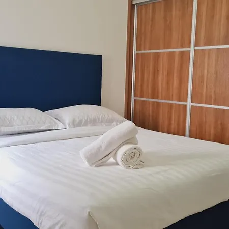 Alanis Suite Klia 2Bedroom With Neflix Sepang Exterior photo